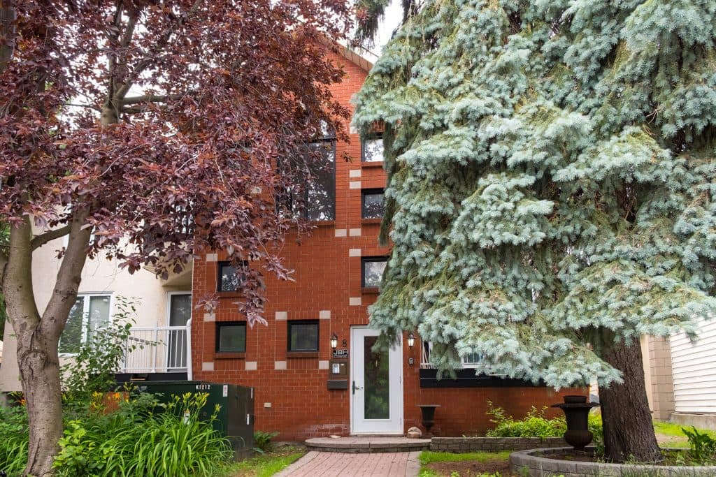 8 Railway Street